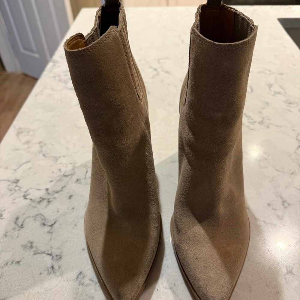 Ankle boots